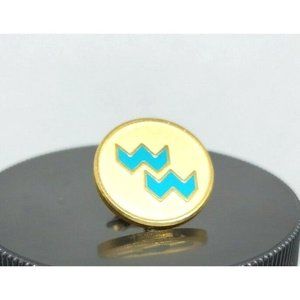 Gold Tone Teal W W Pin Hat Lapel Button Collectible Accessories